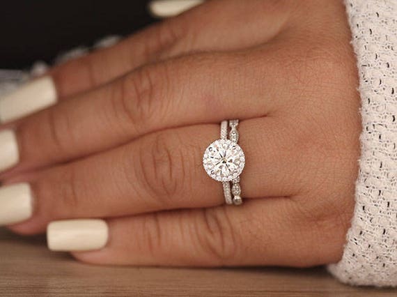 A Guide to White Gold Wedding Rings For Women 