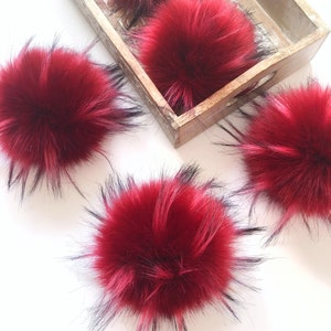 Removable Wooden Pom-pom Buttons for Faux Fur Pom-poms on Handmade