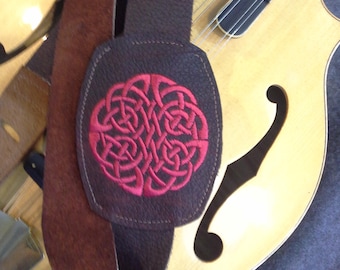 Sangle de mandoline noeud celtique « Cheilteach »