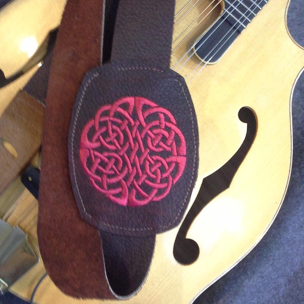 Celtic Knot Mandolin Strap "Cheilteach"