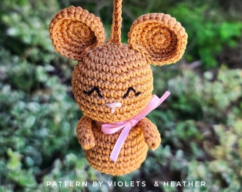 CROCHET PATTERN for Mouse Backpack Charm. Crochet KeyChain Pattern. Amigurumi Mouse Pattern. Mouse Keychain Charm. Instant PDF Download.