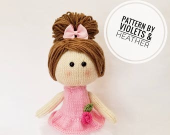 PATRÓN DE TEJIDO para muñeca de punto bailarina, descarga instantánea de patrón en PDF. Patrón Amigurumi. violetas y brezos