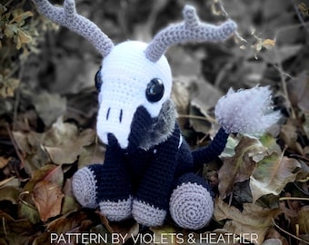 CROCHET PATTERN for Little Cryptid Amigurumi, Cute Monster Pattern, Skull Goth Halloween Decor, Gothic Toy Pattern. Instant PDF Download.