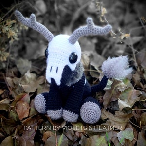 CROCHET PATTERN for Little Cryptid Amigurumi, Cute Monster Pattern, Skull Goth Halloween Decor, Gothic Toy Pattern. Instant PDF Download.