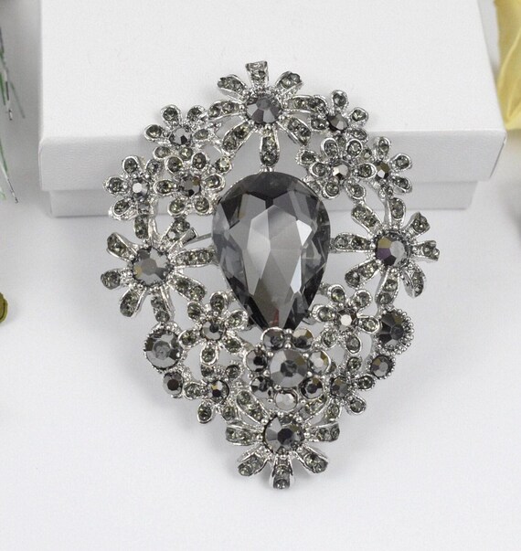 Ultra Sparkling Floral Rhinestone Water Drop Brooch Pins, Gray Ultra Sparkling Floral Rhinestone Water Drop Brooch Pins, Gray