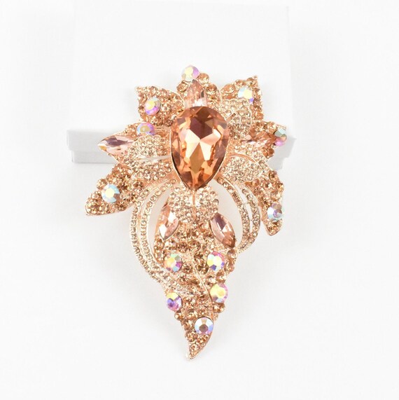 green emerald velvet dress Amazon.com: Mariell Vintage Bridal Crystal Brooch Pin, 4" Wide, Rose Gold  Wedding Pin, Rhinestone Brooch for Brides and Wedding, Art Deco Fashion  Accessory: Clothing, Shoes & Jewelry