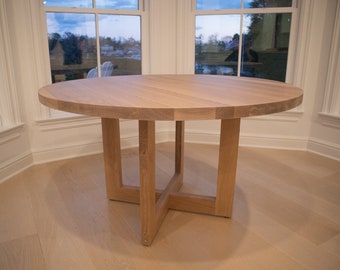 Round Oak Table, Round Wood Dining Table on Pedestal Base, Pedestal Dining Table Made of Oak Wood