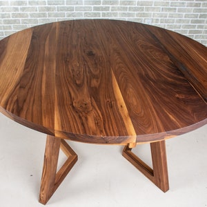 Round Extendable Dining Table, Round Wood Dining Room Table, Expandable Round Table with Leaves