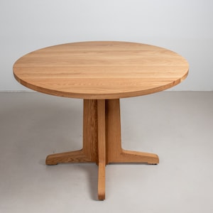 Round Pedestal Dining Table, Round Oak Table, Round Modern Table for Kitchen or Dining Room on Pedestal Base, 42&quot; Round Wood Dining Table