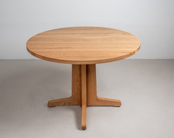 Round Pedestal Dining Table, Round Oak Table, Round Modern Table for Kitchen or Dining Room on Pedestal Base