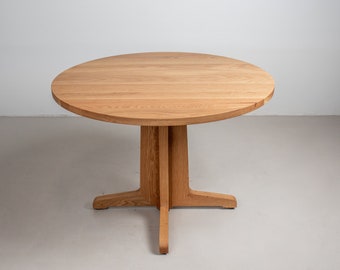 Round Oak Pedestal Dining Table, Modern Kitchen Table, 42"