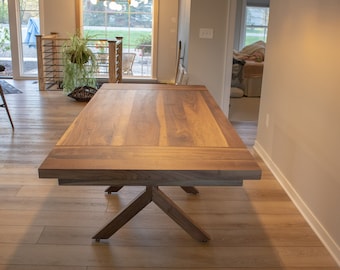 Table à rallonges en noyer, table à manger extensible moderne sur base en Y, petite table à manger de ferme avec des feuilles, table de cuisine en bois massif