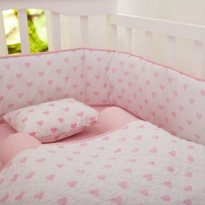 Corazones bebé niña edredón / ropa de cama de guardería / corazones rosados cuna bebé manta ropa de cama - personalización gratuita