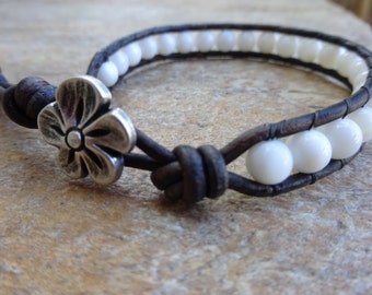 Women's 5mm White Mother of Pearl Gemstone Single Wrap Beaded Bracelet with Brown Leather and a Hawaiian Hibiscus Flower Silver Button