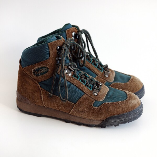 80's 90's Vasque Brown / Green Suede Leather Ankle Insulated Hiking Boots Sneakers W's 8 Vintage