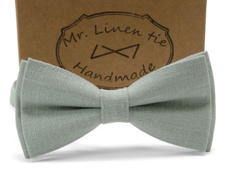 Light sage green bow tie. Light green tie.light green necktie.Green necktie.Cravate verte.Grüne Krawatte.Hellgrüne Krawatte. Cravate