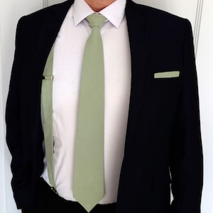 Noeud papillon vert sauge.noeud papillon en lin.cravate de mariage.cravate vert sauge.groomsmen necktie.green necktie.bow tie.light noeud papillon vert image 6