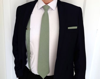 Sage green necktie . sage green bow tie .Bright green necktie .Dark green necktie . Bow tie  . Cravate vert sauge . Salbeigrüne Krawatte.