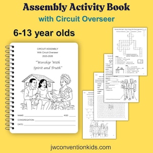 Puede incluir: Un libro de actividades para niños de 6 a 13 años, con el texto "Assembly Activity Book with Circuit Overseer". La portada presenta una ilustración en blanco y negro de tres personas y una casa. Se ven páginas adicionales con rompecabezas y actividades.