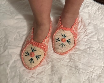 Hand Kniting Woman’s Slippers Soft and Comfort SIZE 8-9