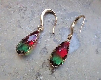 Beautiful earring drops faceted glass dark red dark green vintage style noble shimmering