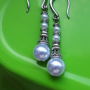 Delicate drop earrings, white and silver, vintage style, 40 mm long