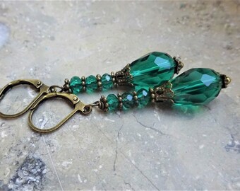 Drop earrings, emerald green, nostalgic, romantic, vintage style, baroque, rococo, bronze, glass drops