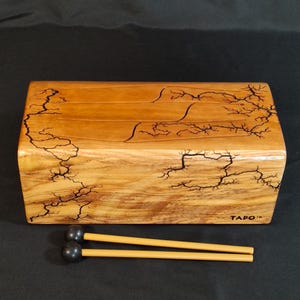 木製ドラム 手彫り模様 直径約30センチ 木製タンドラム - Etsy 日本