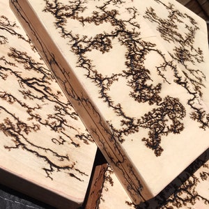 Caixa de charutos vintage de madeira – acabamento Lichtenberg Fractal Burn
