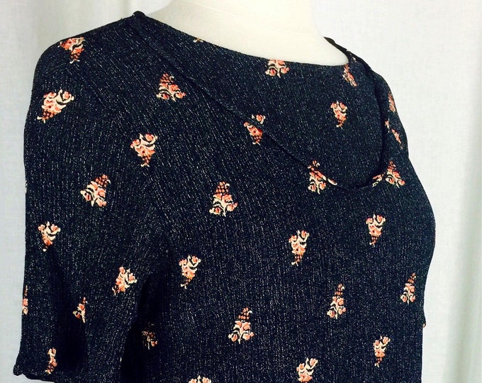Vintage 90's romantic emo grunge dark floral stretchy short sleeved textured top