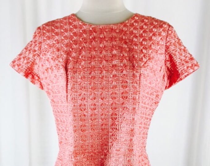 Vintage 60's mod gogo pink embroidered lace dress