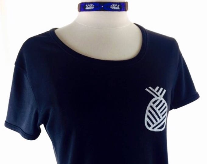 Vintage 70's black geometric motif designer fitted soft jersey cotton tee