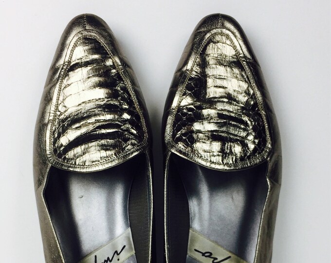 Vintage 80's pink pewter silver metallic pointed toe embossed snakeskin print Belgian loafers