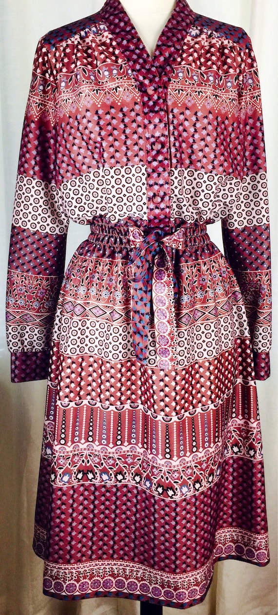 Vintage 70's paisley floral pattern button up belt