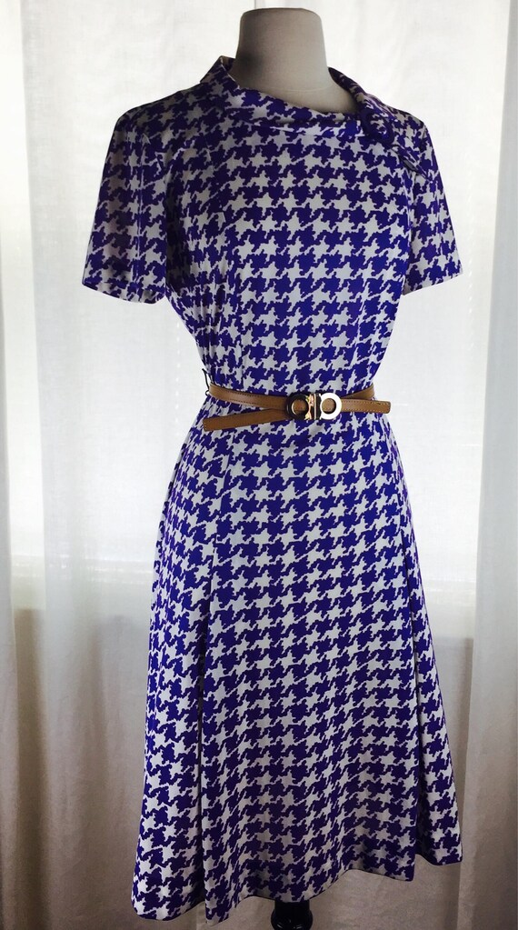 Vintage 50's 60's purple graphic print lady day d