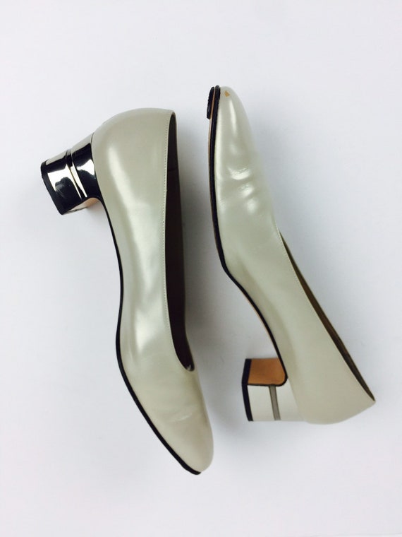 Vintage 00’s Designer Salvatore Ferragamo pearlesc