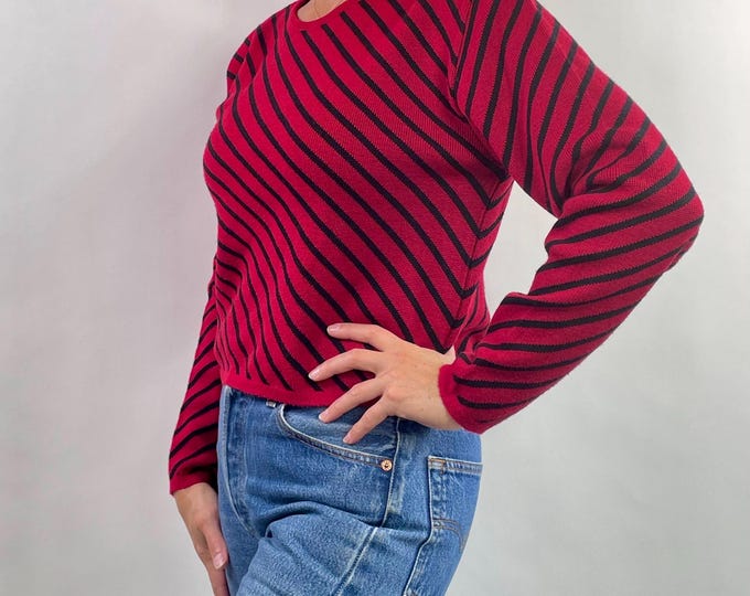 Vintage 90's graphic asymmetrical stripe short boxy shape sweater