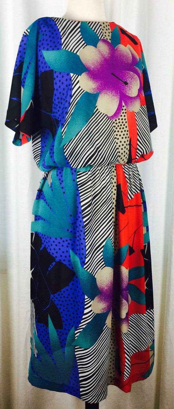 Vintage 80's bright modern abstract geometric flor