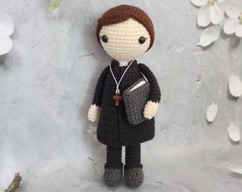 Priest Amigurumi Crochet Pattern – Catholic Pastor Doll – DIY Religious Gift – PDF Digital Download