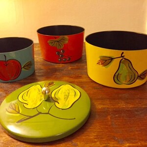 Mid-Century Modern Nesting Bowl Set with Lid