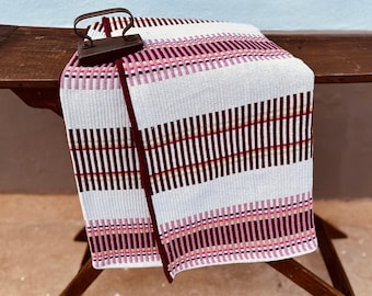 Own a piece of Portugal's history and comfort with this traditional Portuguese blanket. More than a blanket, it's a cultural legacy.