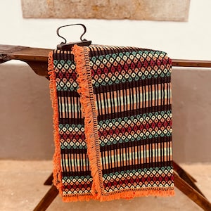 Tradicional Portuguese Blanket - A Traditional Treasure hand-woven with high-quality cotton on an ancestral loom.