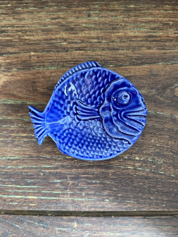デッドストック！かわいらしい魚形デザインの染付皿3点（検古伊万里九谷 魚形 皿 デッドストック かわいらしい魚形デザインの染付皿3点 検