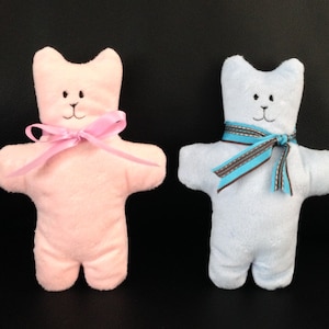手作りの柔らかいクマのぬいぐるみ