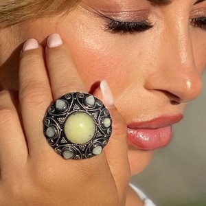 Berber massive  white nephritis ring, Afghani flower tribal Ring, Vintage nomadic Tuareg jewelry, Berber ethnic , ATS tribal jewelry