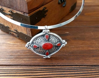 Boho pendant with red coral, Afghan mascot heap, forged pendant, Kazakh oval medallion vintage, bohemian jewelry, tuareg pendant.