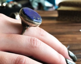 Afghani vintage lapis lazuli ring, Antique berber nomadicjewellery, Kuchi Bohemian jewelry, Blue tablet ring, Unisex ring, signet lapis ring