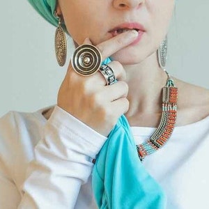 Pierścienie plemienne z orientalnym ornamentem, maskotka, fusion tribe, wzór pierścionka, niezwykłe stylowe regulowane pierścionki, rzadkie ozdoby.