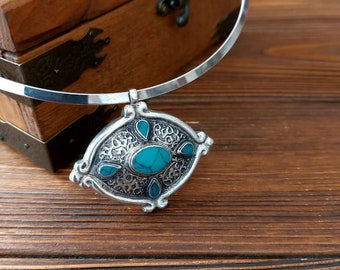 Pendant-amulet with green turquoise, Afghan heap pendant, forged pendant, Kazakh oval medallion vintage, bohemian jewelry, tuareg pendant.