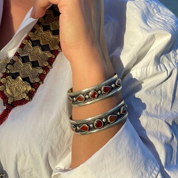 Tibet carnelian boho bracelet, ethnic bangle, Kazakh tribal jewelry, Tuareg gypsy cuff amulet.